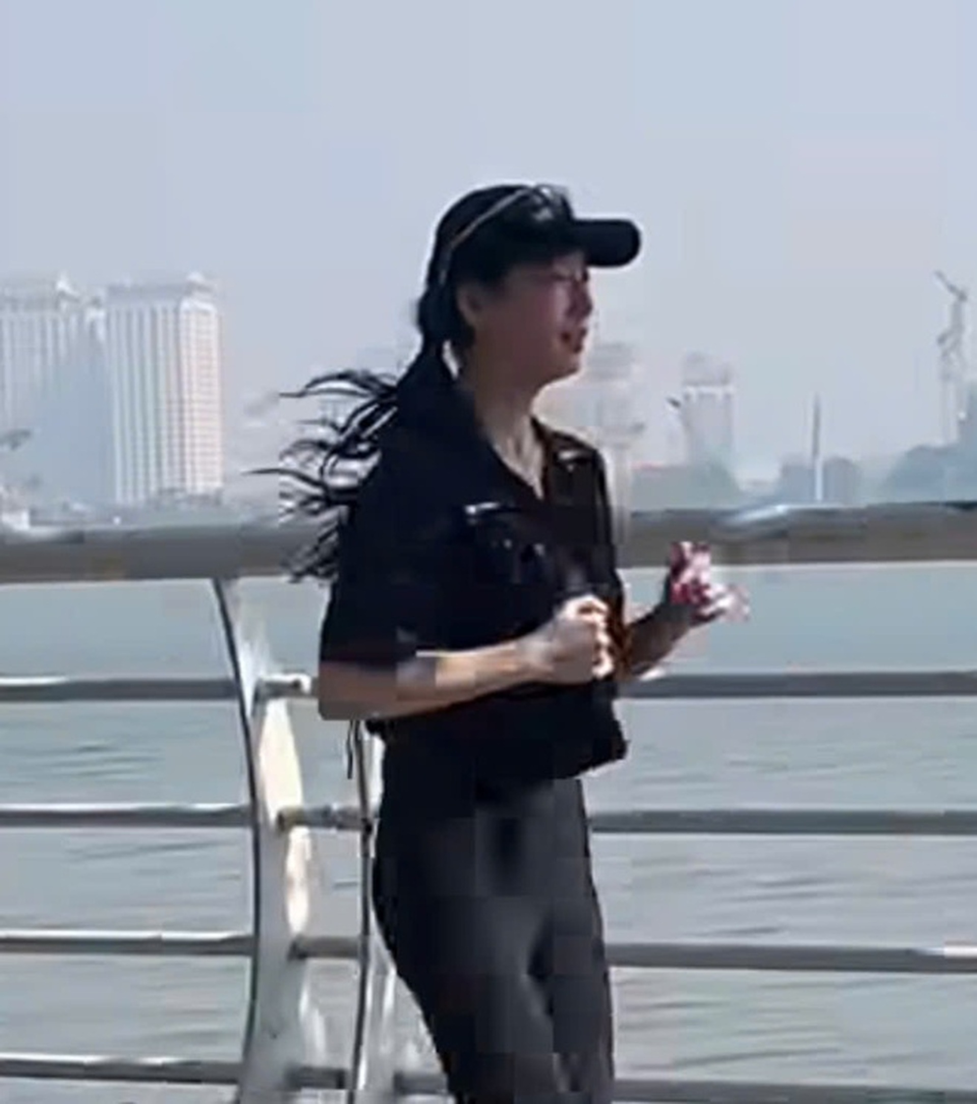 Mỹ nhân Hàn chạy bộ tại Hồ Tây: Nhan sắc hàng đầu, sở hữu tài sản triệu USD - 2 Mỹ nhân Hàn chạy bộ tại Hồ Tây: Nhan sắc hàng đầu, sở hữu tài sản triệu USD - 2