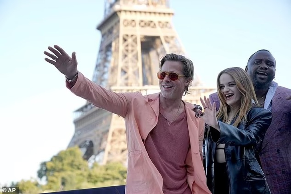 Cô gái kém 36 tuổi khiến Brad Pitt quan tâm và dạy cho bài học cuộc đời - 6 Cô gái kém 36 tuổi khiến Brad Pitt quan tâm và dạy cho bài học cuộc đời - 6