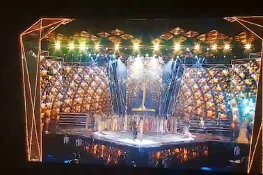 Khoảnh khắc xúc động bật khóc của Tân Hoa hậu Hoàn vũ Việt Nam