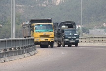 Vượt xe trên cầu có một làn đường bị phạt tới 6 triệu đồng