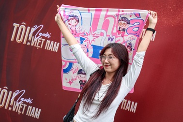 Khán giả Hà Nội, Lâm Đồng vượt đường xa ủng hộ "Tôi! Người Việt Nam"