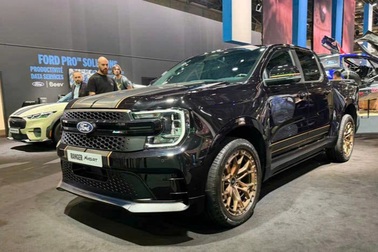 Bán tải Ford Ranger có bản độ mang phong cách xe đua
