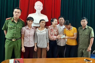 Tuyên dương 3 nữ nông dân trả lại gần 50 triệu đồng cho người đánh rơi