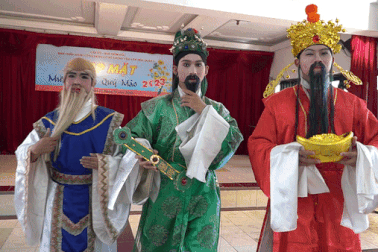 Ngắm nhân vật hóa trang Bát Tiên chuẩn bị cho lễ diễu hành Tết Nguyên tiêu