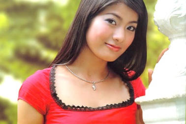 Đàm Hằng xinh đẹp đã làm mẹ