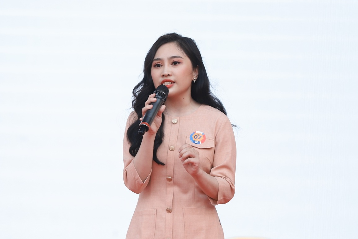 Nữ sinh Báo chí vô địch cuộc thi sinh viên dẫn chương trình - 3 Nữ sinh Báo chí vô địch cuộc thi sinh viên dẫn chương trình - 3