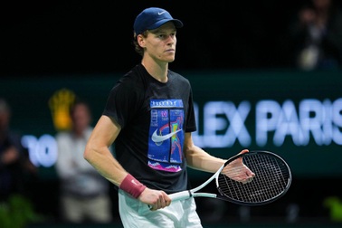 Sinner có cơ hội soán ngôi số một thế giới của Alcaraz tại Paris Masters