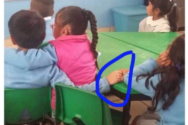 Cười bể bụng với những đứa trẻ "cụ non"