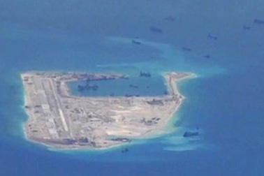 Mỹ tố Trung Quốc tăng tốc xây đường băng trên đảo nhân tạo ở Trường Sa
