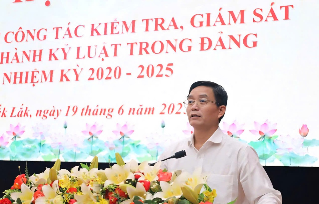 Bí thư Tỉnh ủy Đắk Lắk chia sẻ về quy trình lựa chọn cán bộ cho bộ máy mới - 1 Bí thư Tỉnh ủy Đắk Lắk chia sẻ về quy trình lựa chọn cán bộ cho bộ máy mới - 1
