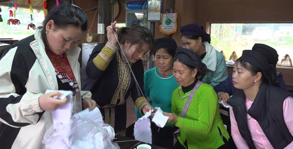 Tư vấn, giới thiệu việc làm giúp phụ nữ Phúc Khánh thoát nghèo - 1 Tư vấn, giới thiệu việc làm giúp phụ nữ Phúc Khánh thoát nghèo - 1