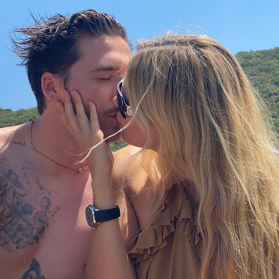 Loạt ảnh tình tứ của Brooklyn Beckham và con gái tỷ phú - 9 Loạt ảnh tình tứ của Brooklyn Beckham và con gái tỷ phú - 9