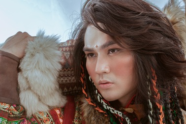 Siêu mẫu Đình Quyền hóa thân thành chàng trai du mục