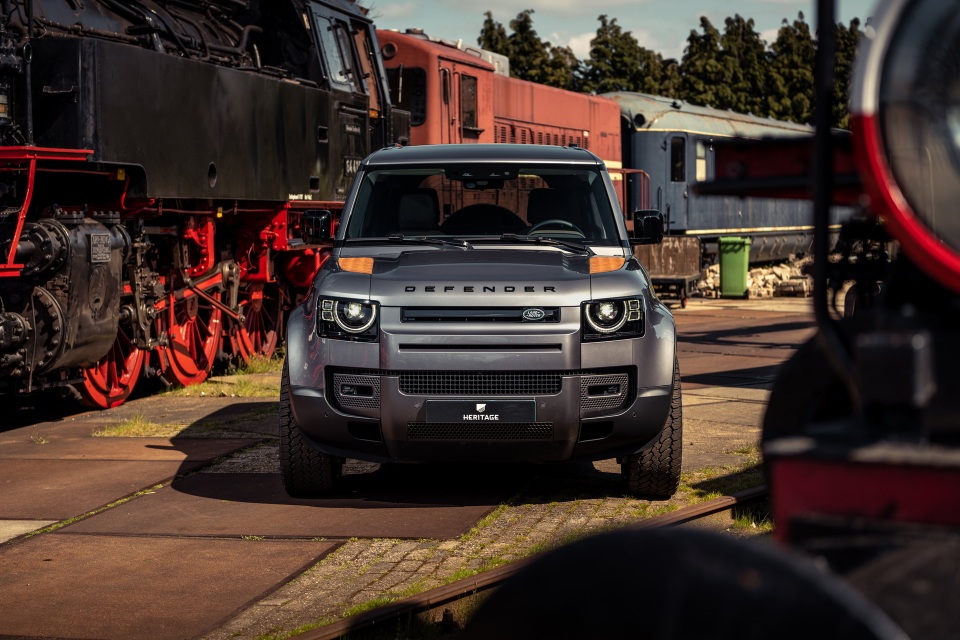 Độ xe Land Rover Defender mới tinh thành xe han gỉ - 16 Độ xe Land Rover Defender mới tinh thành xe han gỉ - 16