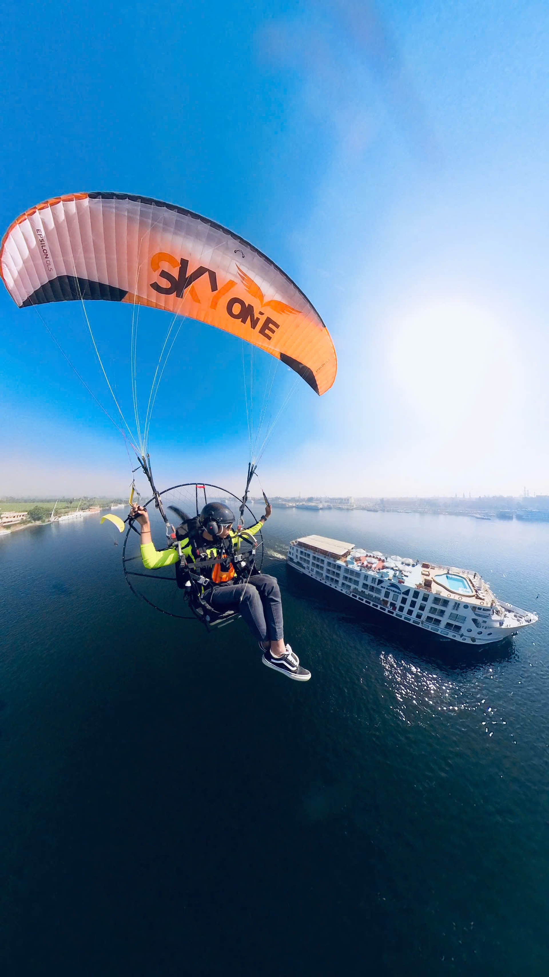 Phi công dù lượn Việt kể phút khó tin bay trên đỉnh Kim Tự Tháp, sông Nile - 8 Phi công dù lượn Việt kể phút khó tin bay trên đỉnh Kim Tự Tháp, sông Nile - 8