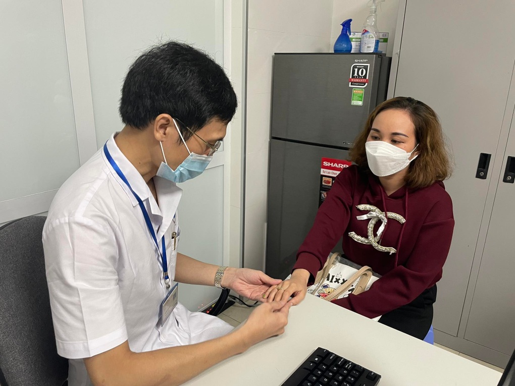 Nỗi ám ảnh dọn vảy trên giường sau mỗi đêm thức dậy của bệnh nhân vảy nến - 1 Nỗi ám ảnh dọn vảy trên giường sau mỗi đêm thức dậy của bệnh nhân vảy nến - 1