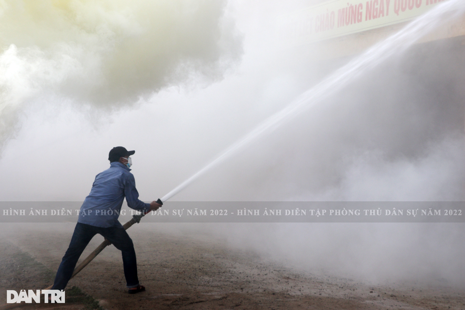 Giả định tình huống thảm họa cháy chung cư, hàng trăm người mắc kẹt - 4