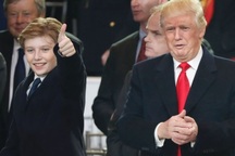 Nhà Trắng lên tiếng vì cậu út nhà Trump vào “tầm ngắm” của truyền thông