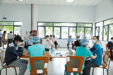Gần 500 người lao động trong hệ thống SABECO hoàn thành mũi tiêm vaccine đầu tiên ngừa Covid-19