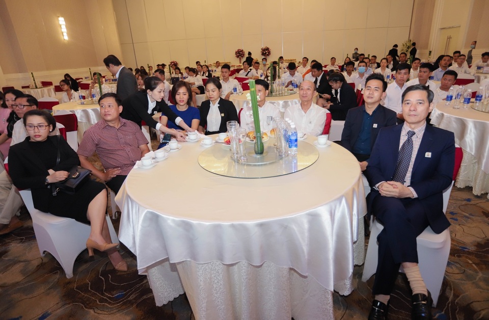 Căng thẳng vì dịch nhưng thị trường bất động sản chưa bao giờ hạ nhiệt - 1 Căng thẳng vì dịch nhưng thị trường bất động sản chưa bao giờ hạ nhiệt - 1