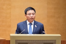 Tiểu thương còn lúng túng về hóa đơn điện tử, Bộ trưởng nói "chưa phạt ai"