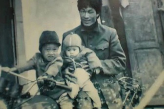 Tình cờ xem video, bố mẹ ở Việt Nam tìm được người nghi là con mất tích