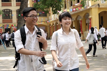 Phát hiện thí sinh mang tai nghe bluetooth vào phòng thi