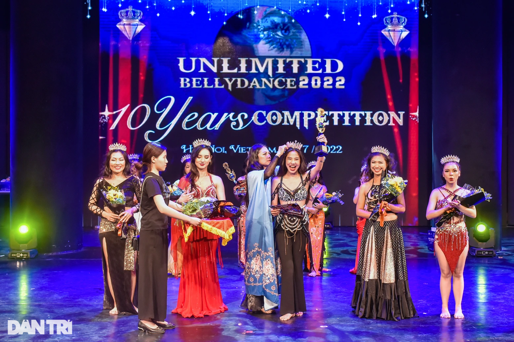 Mãn nhãn các tiết mục Belly Dance trong sự kiện kỷ niệm 10 năm cuộc thi - 7 Mãn nhãn các tiết mục Belly Dance trong sự kiện kỷ niệm 10 năm cuộc thi - 7