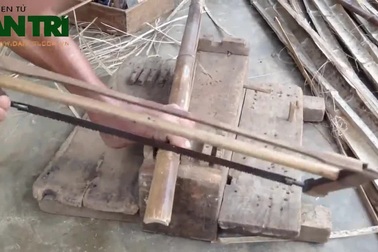 Đôi chân kỳ diệu của người đàn ông tật nguyền giàu nghị lực