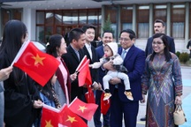 Thủ tướng cùng Phu nhân sang Dubai dự hội nghị về biến đổi khí hậu