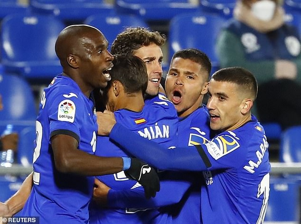 Barcelona gục ngã đau đớn trên sân của Getafe - 5 Barcelona gục ngã đau đớn trên sân của Getafe - 5