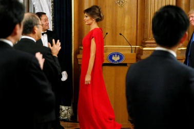 Ngoại giao trang phục ấn tượng của Đệ nhất phu nhân Mỹ khi tới châu Á