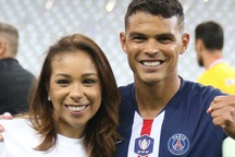 Thi đấu xa nhà, Thiago Silva bất ngờ được bà xã tặng “quà”