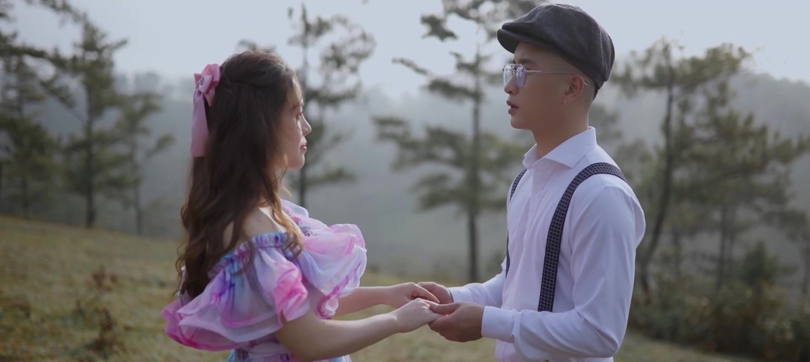 Học trò Tân Nhàn ra MV đầu tay lãng mạn, ma mị - 1 Học trò Tân Nhàn ra MV đầu tay lãng mạn, ma mị - 1