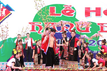 Tưng bừng ngày hội “Huyền thoại miền đất cổ”