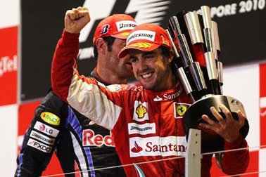 Thắng chặng ngoạn mục, Alonso áp sát ngôi đầu