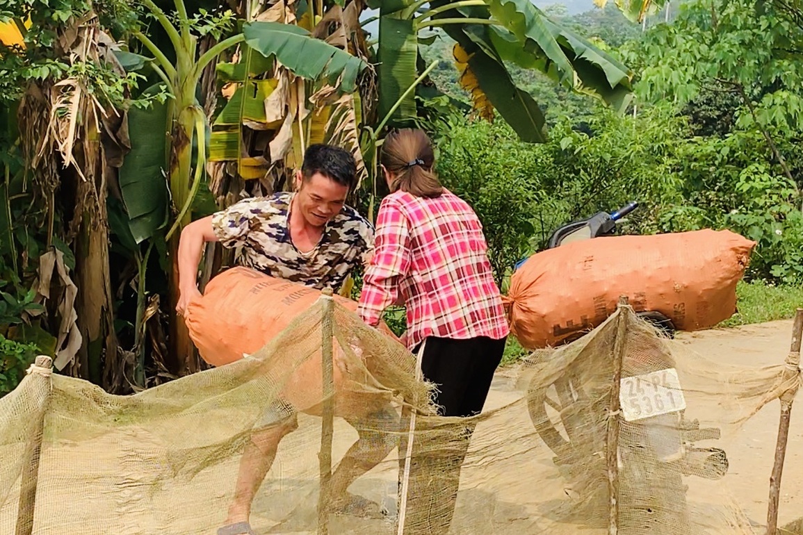 Thay vì bám nương rẫy, có chữ, có nghề, đời con bớt khổ - 1 Thay vì bám nương rẫy, có chữ, có nghề, đời con bớt khổ - 1