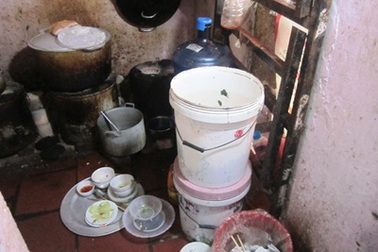 Kinh hoàng quy trình chế biến cơm sinh viên