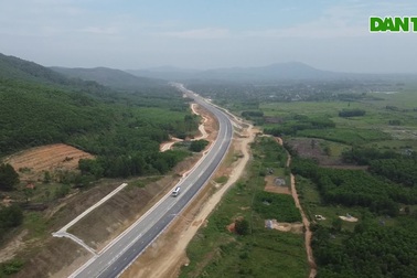 Toàn cảnh cao tốc Hàm Nghi - Vũng Áng trước ngày thông xe