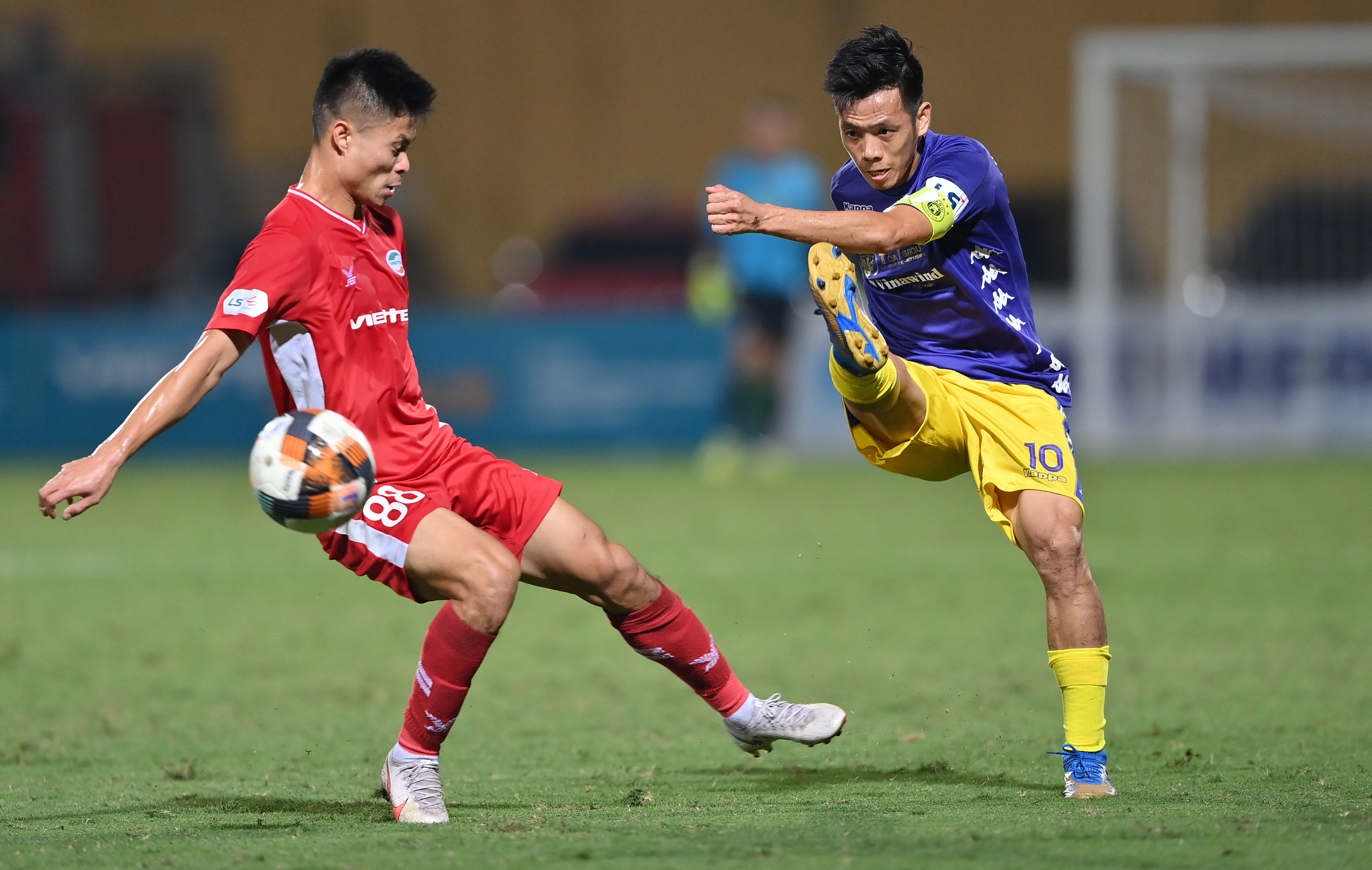 CLB Viettel 0-0 CLB Hà Nội: Kẻ vững ngôi đầu, người tụt thứ hạng - 6 CLB Viettel 0-0 CLB Hà Nội: Kẻ vững ngôi đầu, người tụt thứ hạng - 6