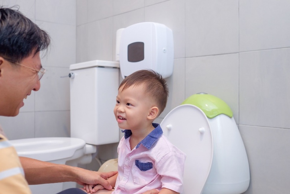 Thì ra đây chính là cách “giải cứu” nhà vệ sinh trường học mà phụ huynh tìm kiếm lâu nay! - 2 Thì ra đây chính là cách “giải cứu” nhà vệ sinh trường học mà phụ huynh tìm kiếm lâu nay! - 2