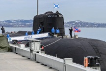 Hai tàu ngầm chiến lược Nga đến căn cứ Hạm đội Thái Bình Dương