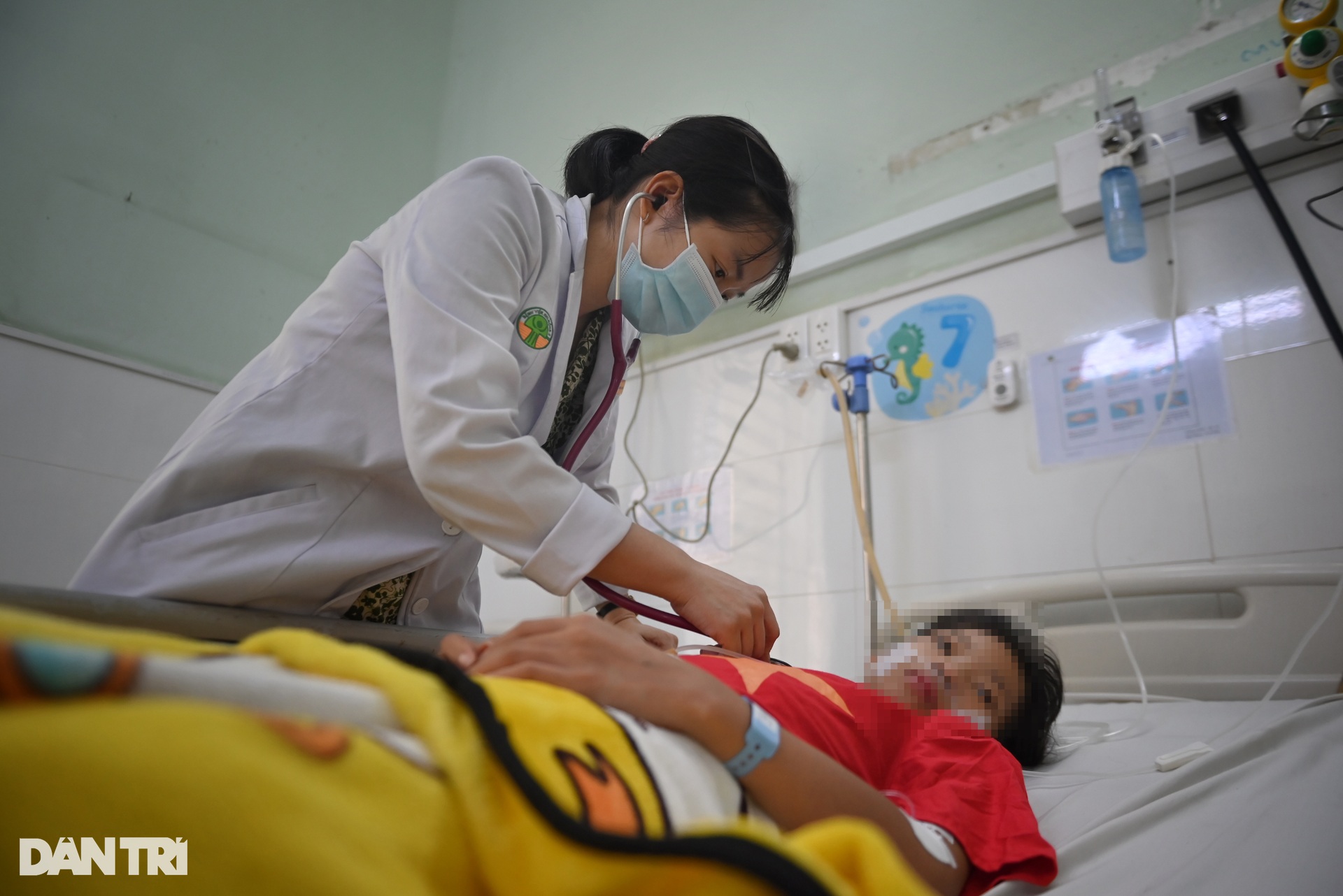 Bên trong khu cách ly bệnh nhi mắc tay chân miệng ở TPHCM - 2 Bên trong khu cách ly bệnh nhi mắc tay chân miệng ở TPHCM - 2
