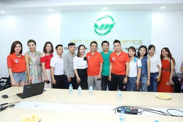 Cô gái quê nghèo chia sẻ bí quyết đạt doanh thu tỷ đồng mỗi tháng