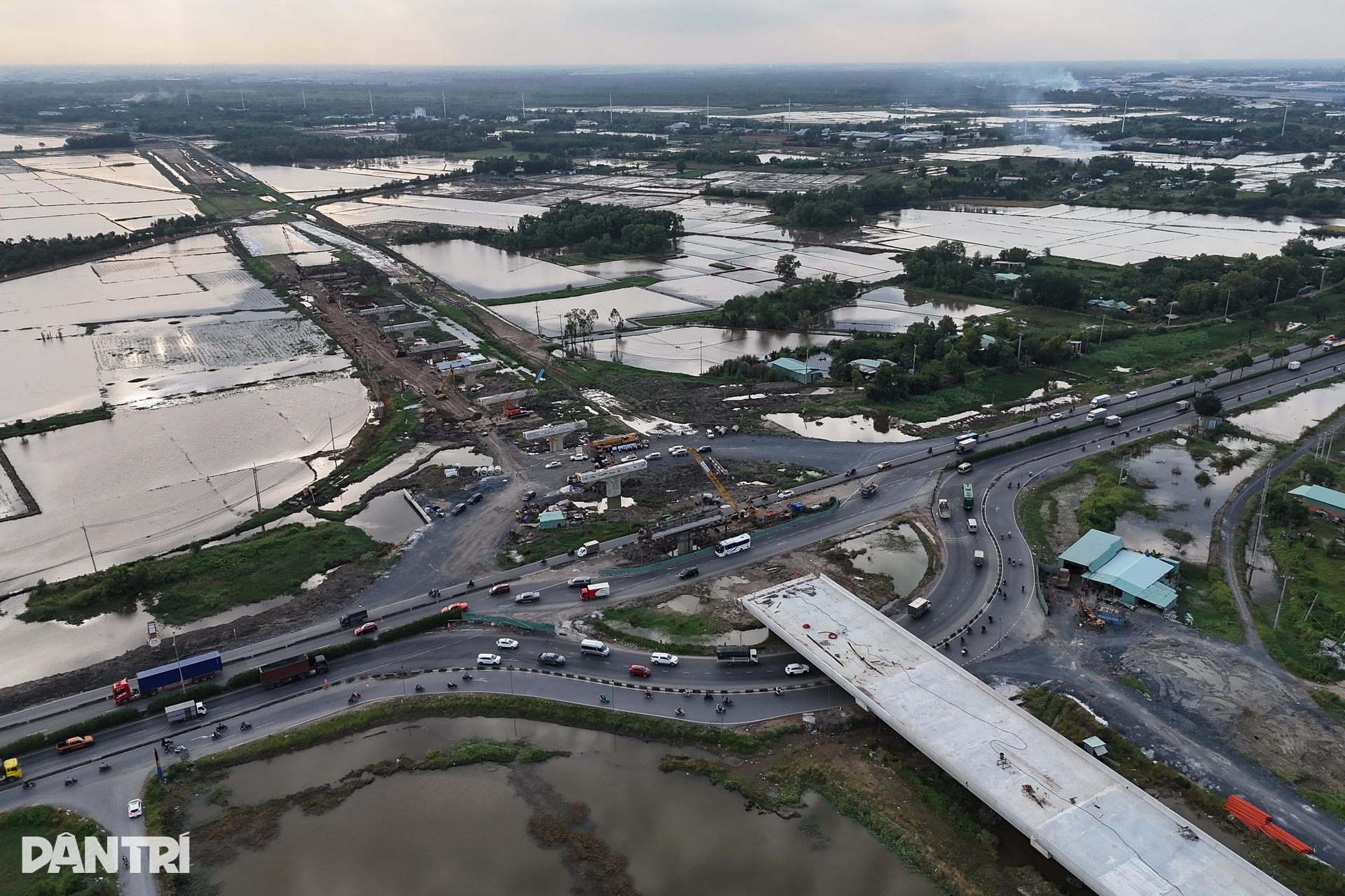 Phó Chủ tịch TPHCM kiểm tra đoạn ì ạch nhất của Vành đai 3 - 9