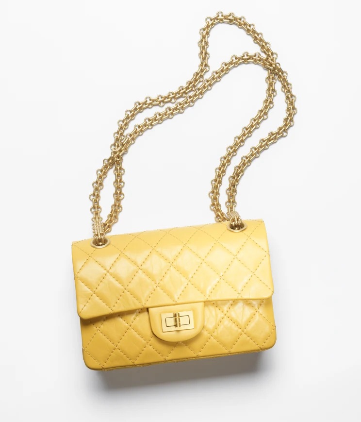 Ra mắt từ 68 năm trước, chiếc túi Chanel này vẫn cháy hàng liên tục - 4 Ra mắt từ 68 năm trước, chiếc túi Chanel này vẫn cháy hàng liên tục - 4