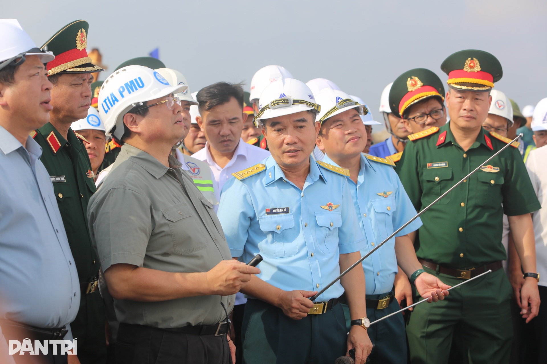 Lần thứ 8 Thủ tướng Phạm Minh Chính kiểm tra tiến độ sân bay Long Thành - 2 Lần thứ 8 Thủ tướng Phạm Minh Chính kiểm tra tiến độ sân bay Long Thành - 2