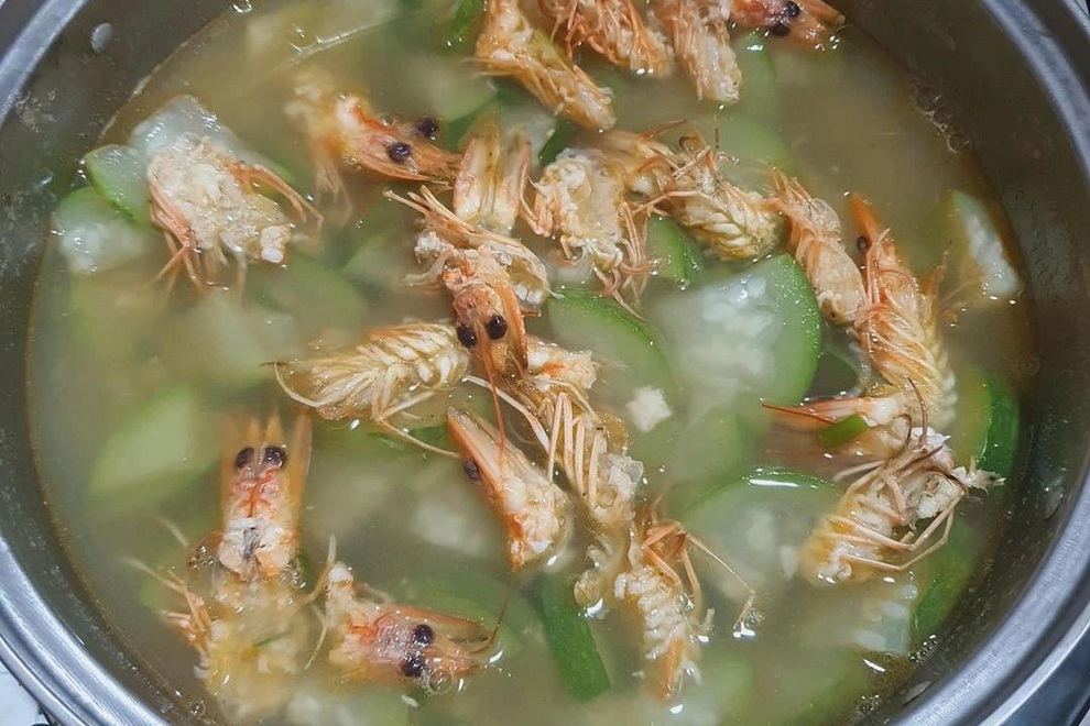 Cười nghiêng ngả với món râu tôm nấu ruột bầu của cô vợ trẻ - 1 Cười nghiêng ngả với món râu tôm nấu ruột bầu của cô vợ trẻ - 1