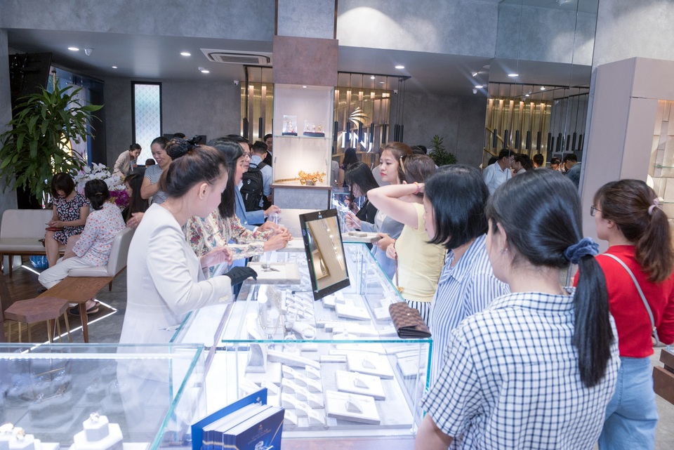 PNJ doanh nghiệp xuất sắc nhất châu Á – Thái Bình Dương - 3 PNJ doanh nghiệp xuất sắc nhất châu Á – Thái Bình Dương - 3