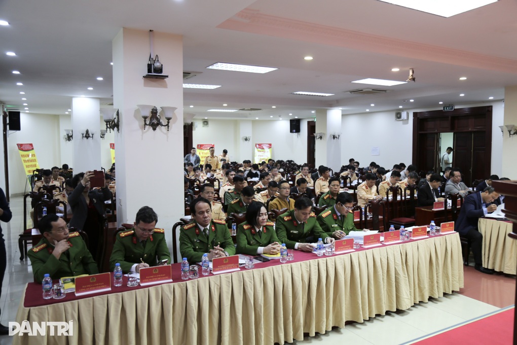 Đề xuất hạ cấp khai thác đường cao tốc 2 làn xe - 3